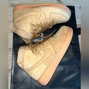 Nike Air Force 1 High LV8 Flax Gradeschool Size 7! 🙌🏽🧼🎉 Perfect Condition! 💰